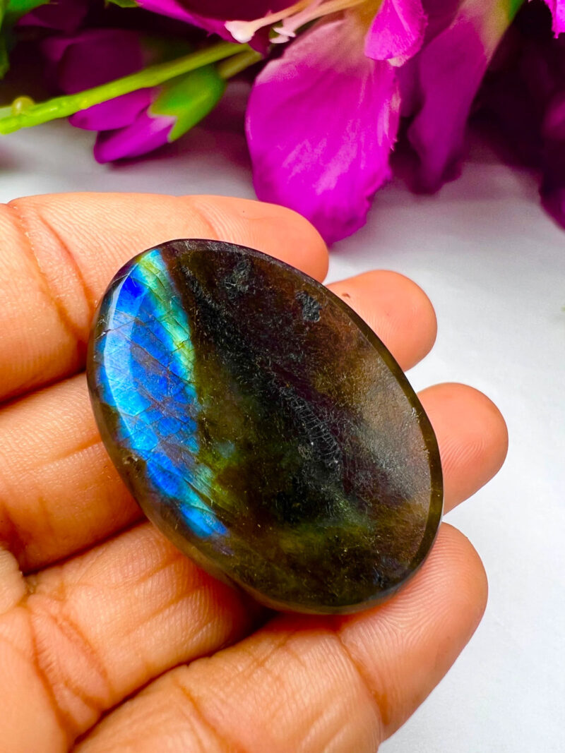 Rainbow Labradorite Stone Oval Shape Worry Stone for Crystal Healing And Meditation - Pocket Palm Stone - Thumb Stone One (1) Piece