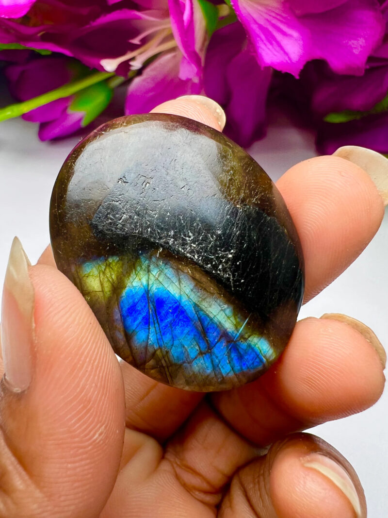 Rainbow Labradorite Stone Oval Shape Worry Stone for Crystal Healing And Meditation - Pocket Palm Stone - Thumb Stone One (1) Piece - Image 11