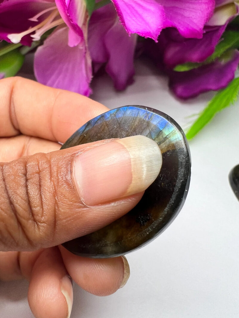 Rainbow Labradorite Stone Oval Shape Worry Stone for Crystal Healing And Meditation - Pocket Palm Stone - Thumb Stone One (1) Piece - Image 9