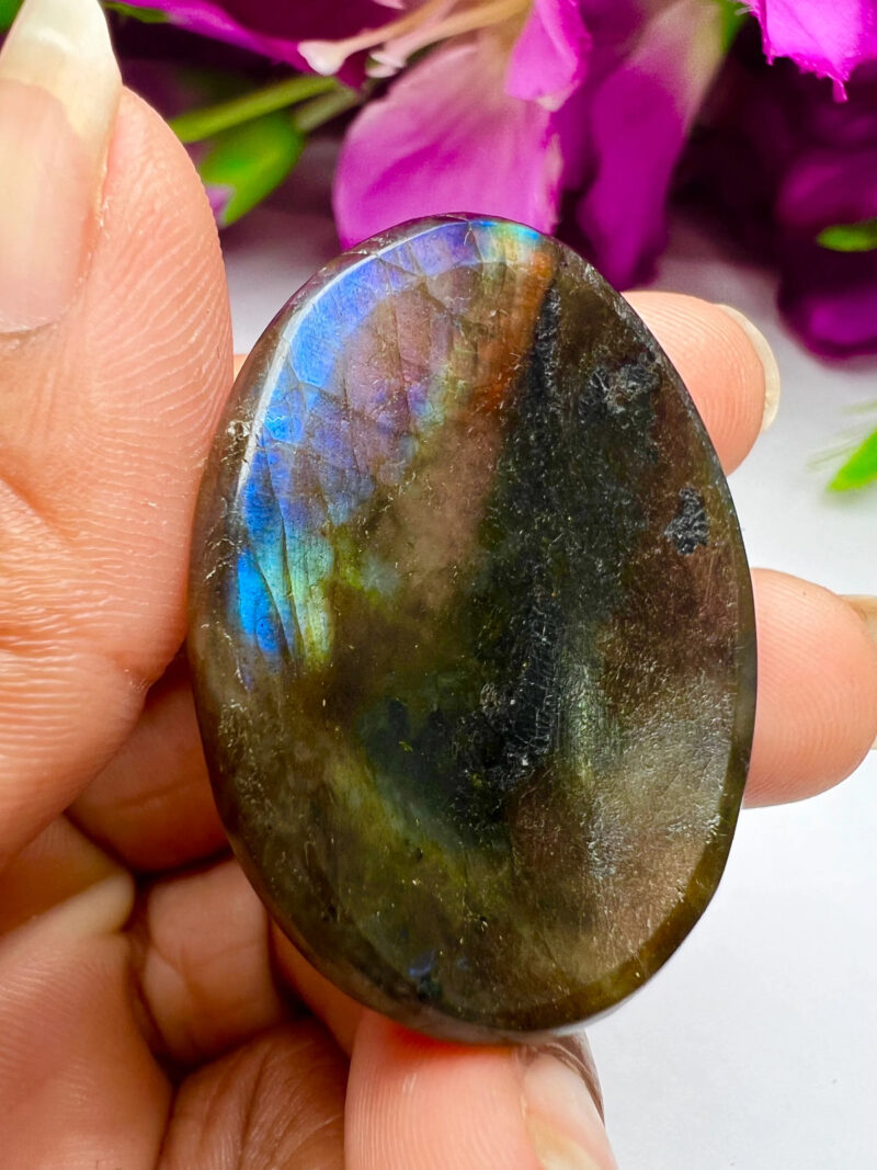 Rainbow Labradorite Stone Oval Shape Worry Stone for Crystal Healing And Meditation - Pocket Palm Stone - Thumb Stone One (1) Piece - Image 7