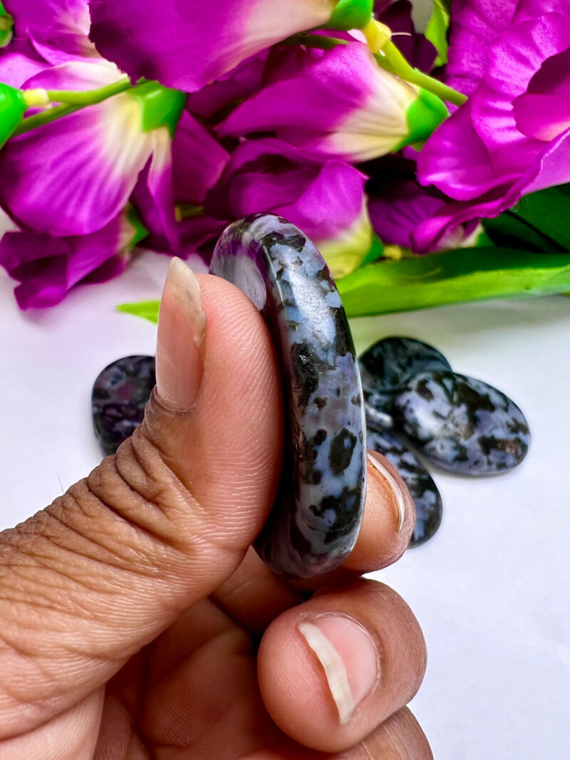 Indigo Gabbro Oval Shape Worry Stone for Crystal Healing And Meditation - Pocket Palm Stone - Thumb Stone One (1) Piece - Image 10