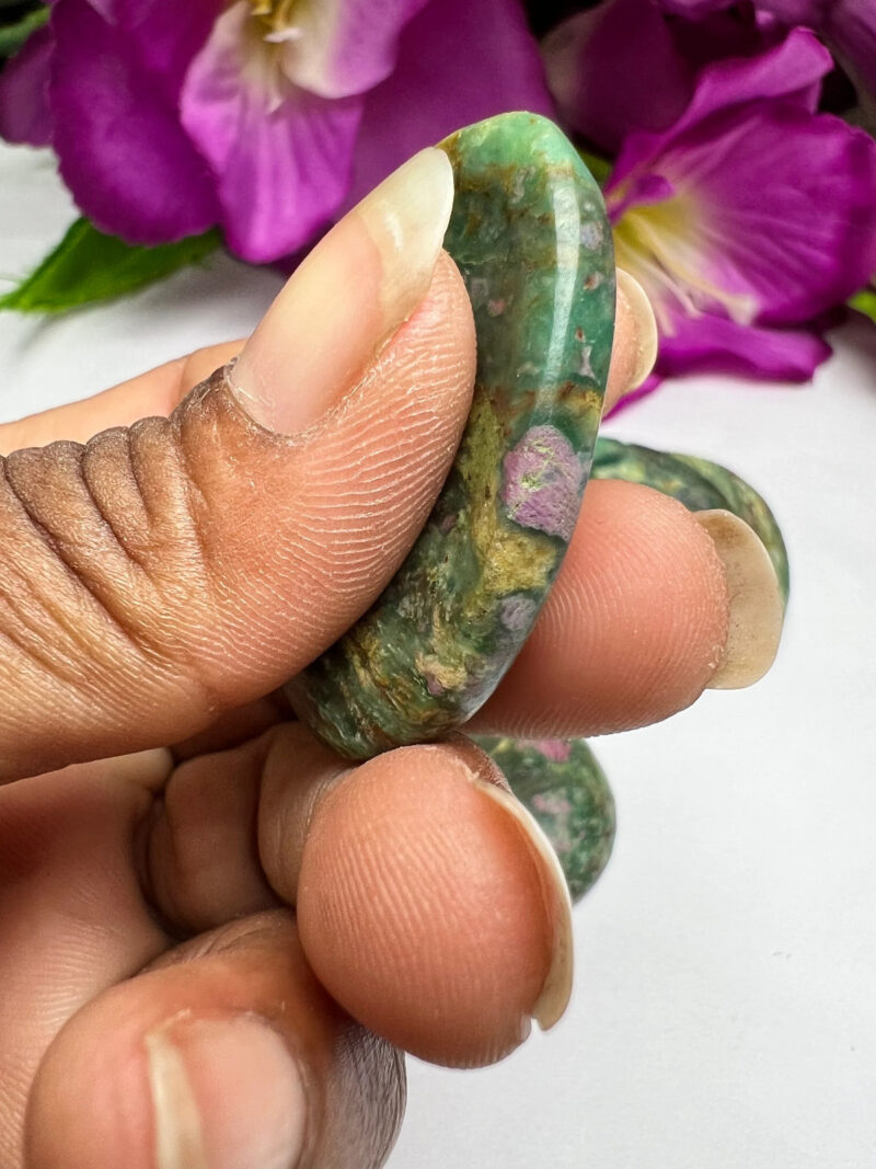 Indian Ruby Zoisite Oval Shape Worry Stone for Crystal Healing And Meditation - Pocket Palm Stone - Thumb Stone One (1) Piece - Image 4