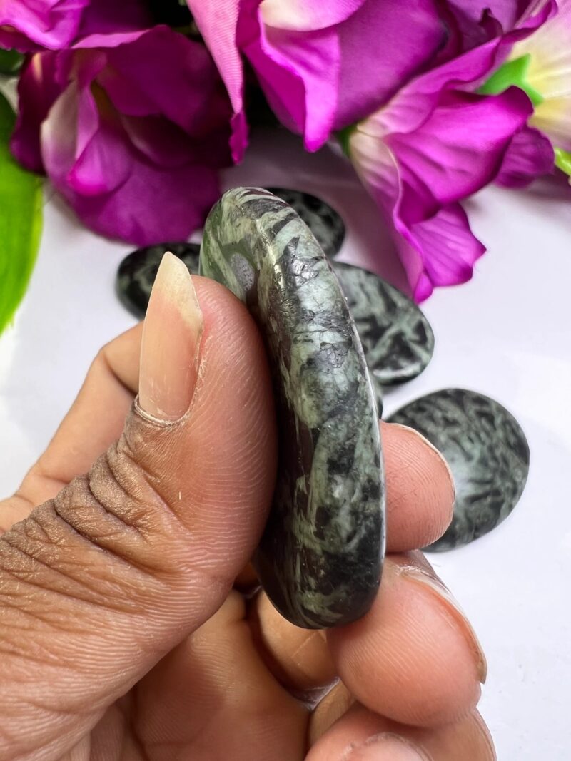 Chrysanthemum Stone Oval Shape Worry Stone for Crystal Healing And Meditation - Pocket Palm Stone - Thumb Stone One (1) Piece - Image 5