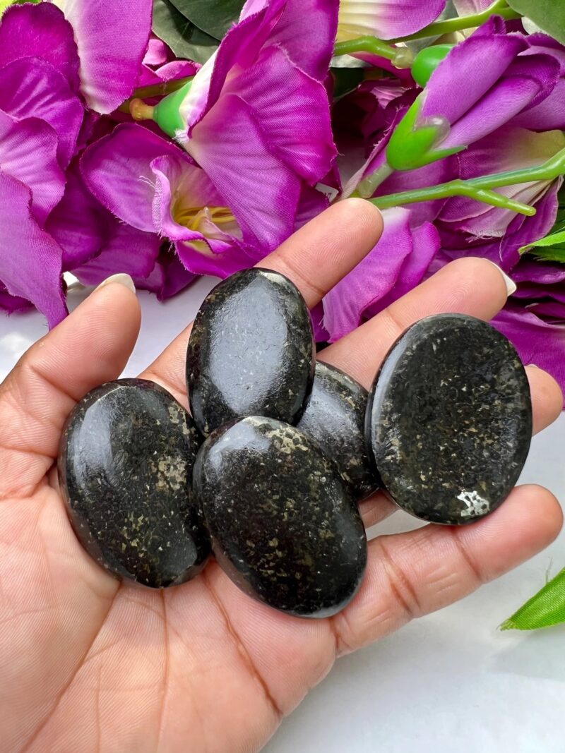 Nuummite Stone Oval Shape Worry Stone for Crystal Healing And Meditation - Pocket Palm Stone - Thumb Stone One (1) Piece - Image 7