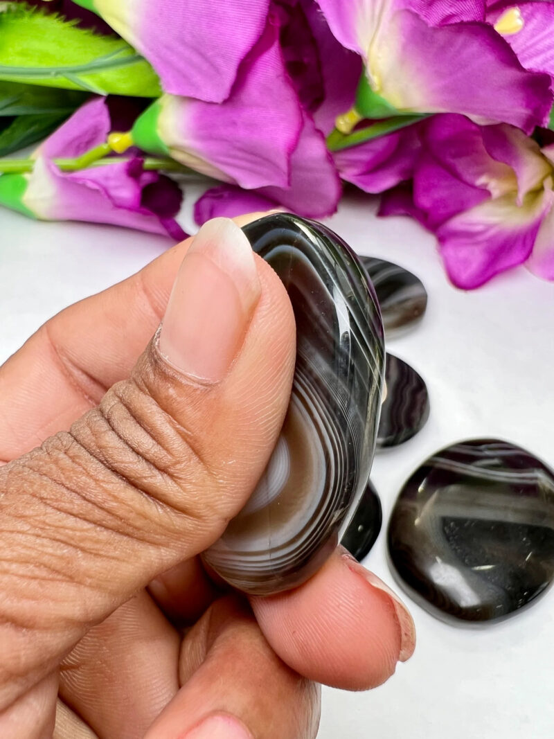 Black Sulemani Hakik Stone Oval Shape Worry Stone for Crystal Healing And Meditation - Pocket Palm Stone - Thumb Stone One (1) Piece - Image 7