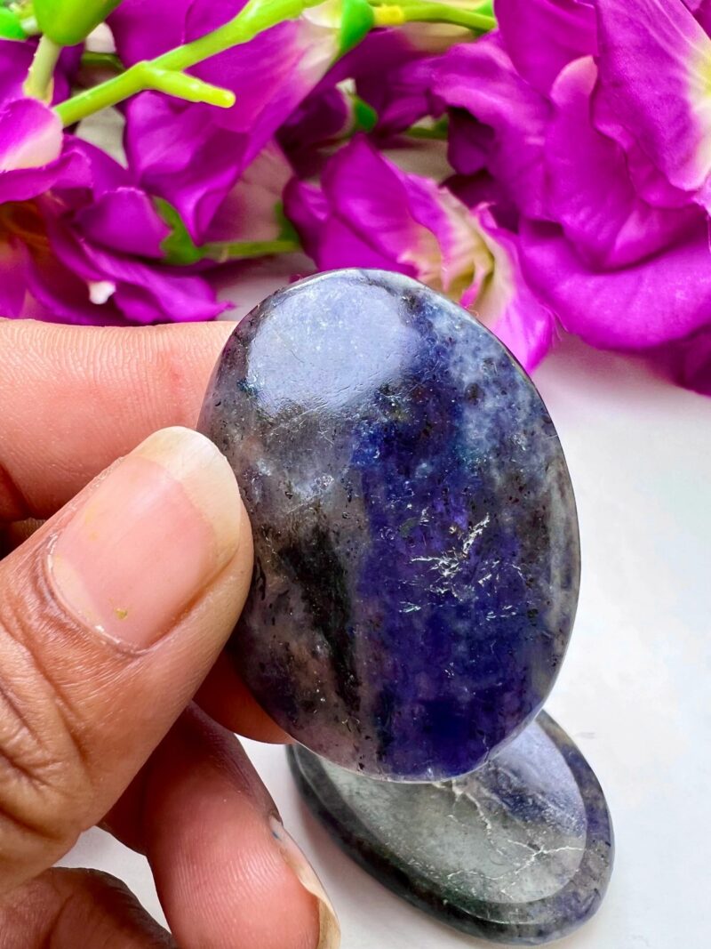 Iolite Stone Oval Shape Worry Stone for Crystal Healing And Meditation - Pocket Palm Stone - Thumb Stone One (1) Piece - Image 4