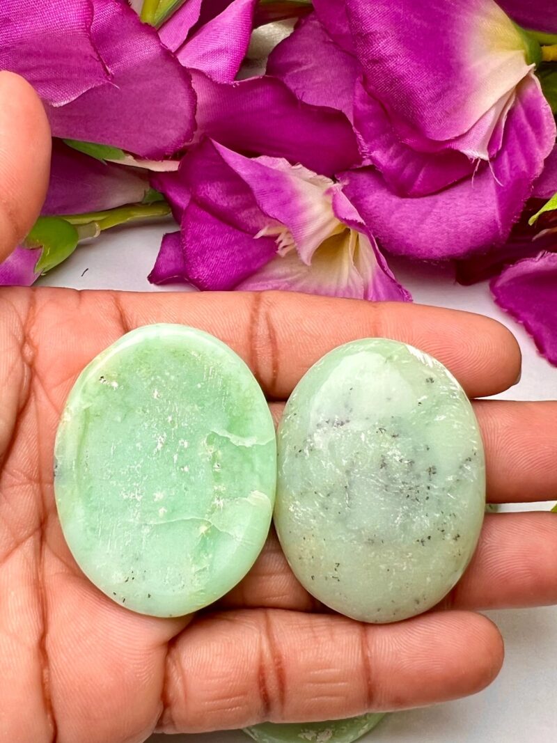 Chrysoprase Oval Shape Worry Stone for Crystal Healing And Meditation - Pocket Palm Stone - Thumb Stone One (1) Piece