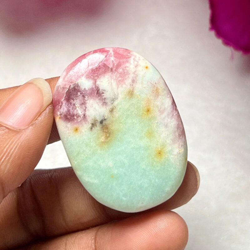 RARE Kämmererite Oval Shape Worry Stone for Crystal Healing And Meditation - Pocket Palm Stone - Thumb Stone One (1) Piece