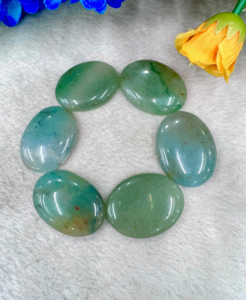 Green Aventurine Oval Shape Worry Stone for Crystal Healing And Meditation - Pocket Palm Stone - Thumb Stone One (1) Piece - Image 4
