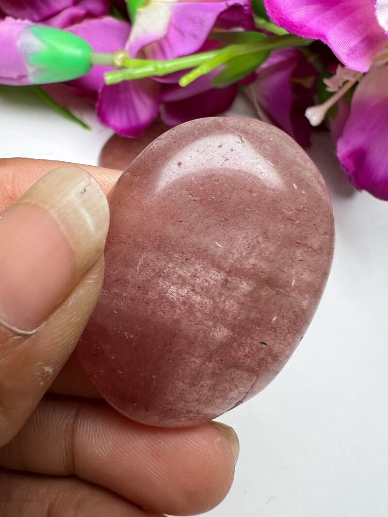 Strawberry Quartz Stone Oval Shape Worry Stone for Crystal Healing And Meditation - Pocket Palm Stone - Thumb Stone One (1) Piece - Image 7