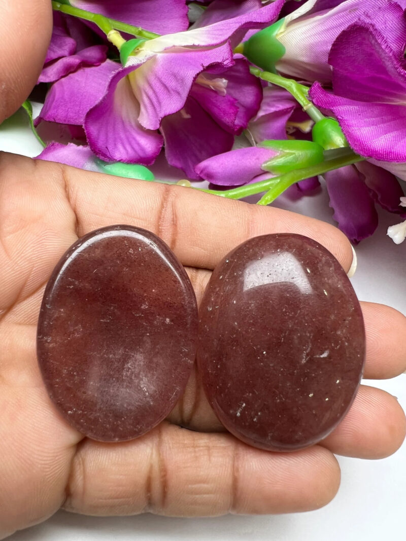 Strawberry Quartz Stone Oval Shape Worry Stone for Crystal Healing And Meditation - Pocket Palm Stone - Thumb Stone One (1) Piece - Image 8