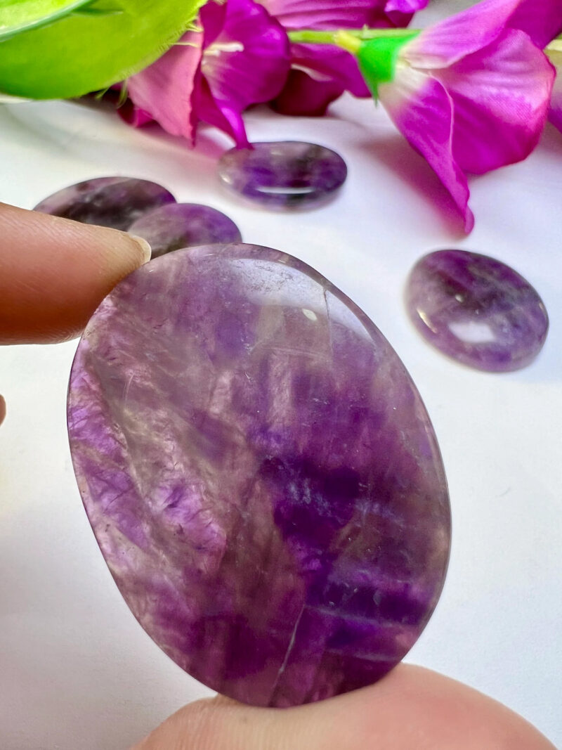 Amethyst Oval Shape Worry Stone for Crystal Healing And Meditation - Pocket Palm Stone - Thumb Stone One (1) Piece - Image 3
