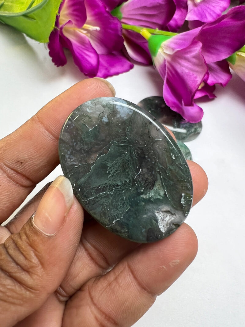 Moss Agate Oval Shape Worry Stone for Crystal Healing And Meditation - Pocket Palm Stone - Thumb Stone One (1) Piece - Image 8