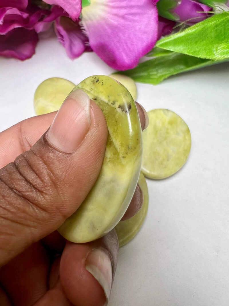 Nobel Serpentine stone Oval Shape Worry Stone for Crystal Healing And Meditation - Pocket Palm Stone - Thumb Stone One (1) Piece - Image 3