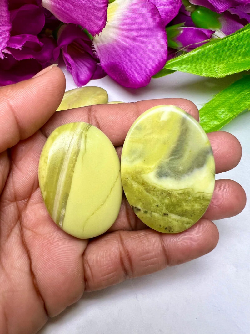Nobel Serpentine stone Oval Shape Worry Stone for Crystal Healing And Meditation - Pocket Palm Stone - Thumb Stone One (1) Piece