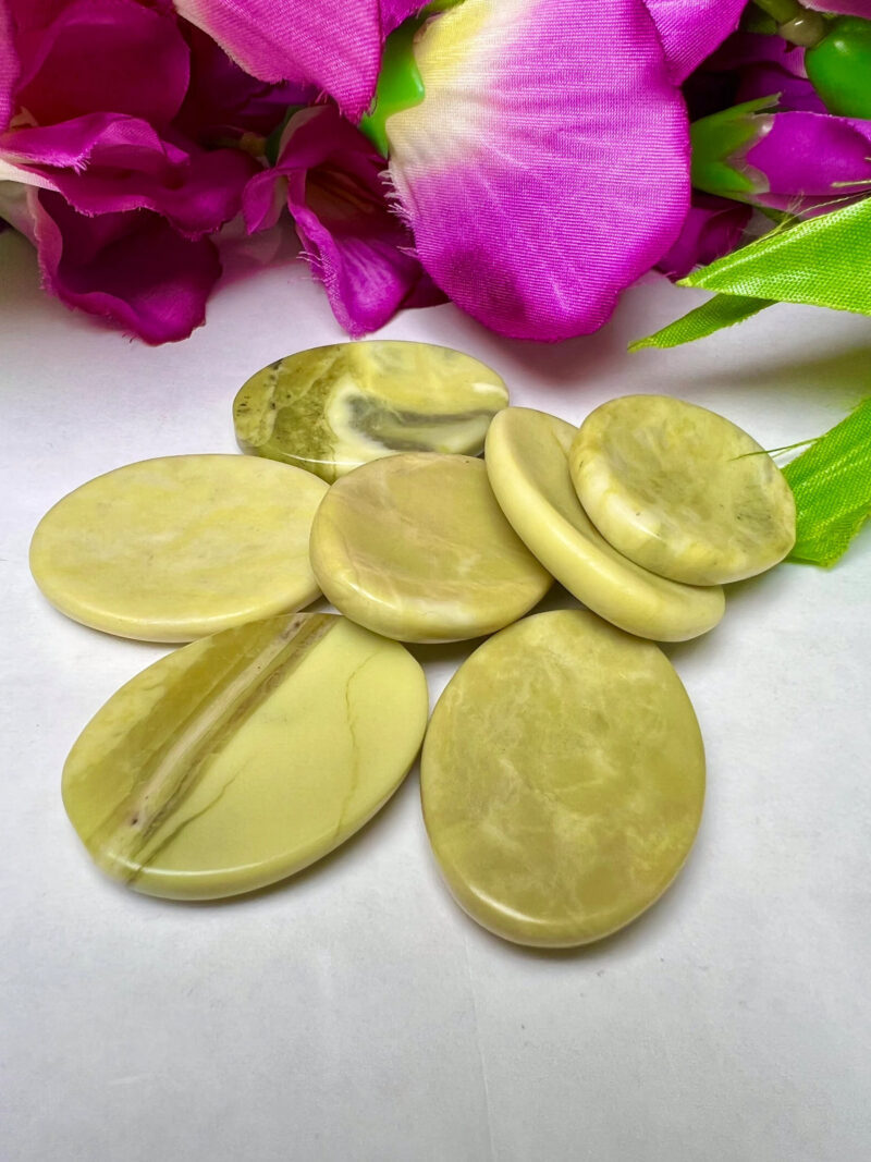 Nobel Serpentine stone Oval Shape Worry Stone for Crystal Healing And Meditation - Pocket Palm Stone - Thumb Stone One (1) Piece - Image 6