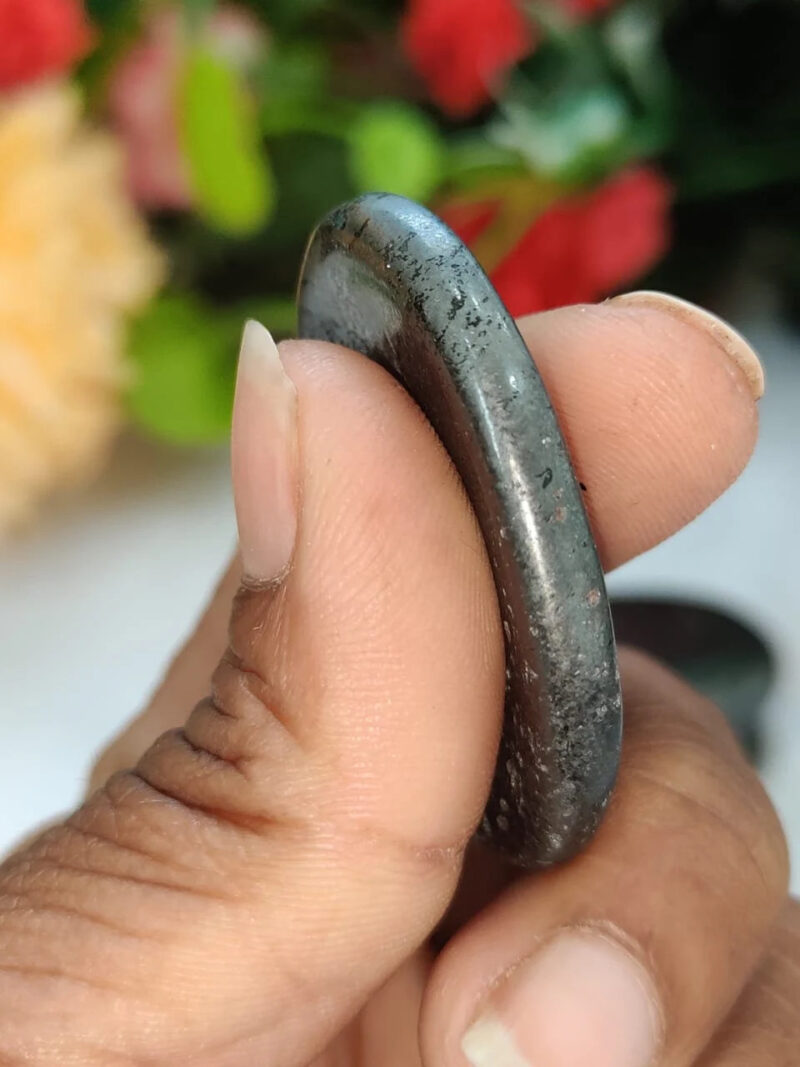 Metallic Gray Hematite Oval Shape Worry Stone for Crystal Healing And Meditation - Pocket Palm Stone - Thumb Stone One (1) Piece - Image 6