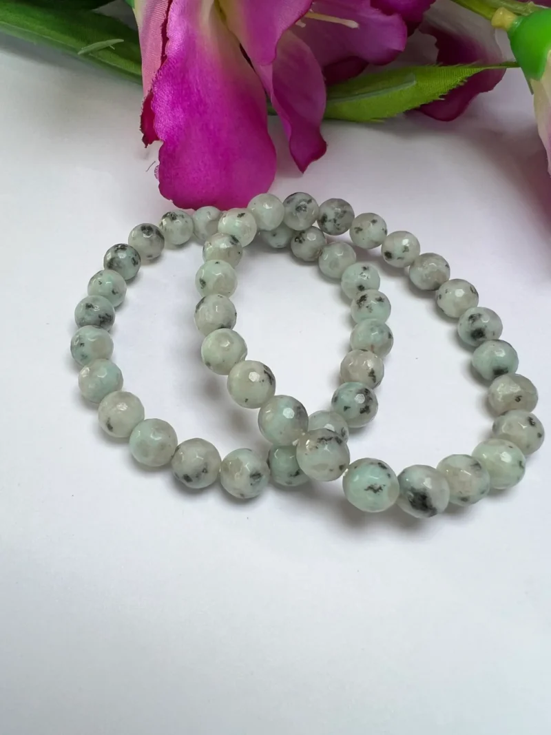 Kiwi Jasper/Sesame Jasper Round Beaded nourishes and supports in times of stress, bringing peace and wholeness 8 mm bracelet - Image 2