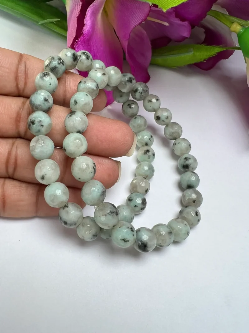 Kiwi Jasper/Sesame Jasper Round Beaded nourishes and supports in times of stress, bringing peace and wholeness 8 mm bracelet - Image 4