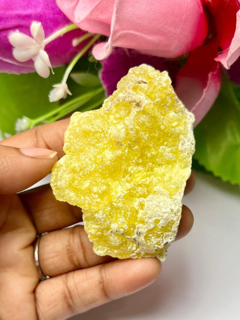 Yellow Brucite Stone 130 Carat Mineral Specimen, Killa Saifullah , Baluchistan, Pakistan Rock Collectors - Image 2