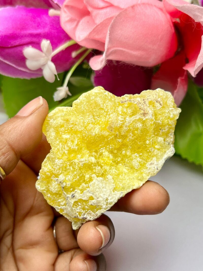 Yellow Brucite Stone 130 Carat Mineral Specimen, Killa Saifullah , Baluchistan, Pakistan Rock Collectors - Image 3